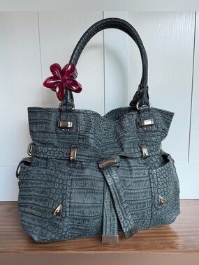 B. Makowsky Shoulder Bag